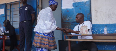 Gambia vota su parlamento tras la caída de Jammeh